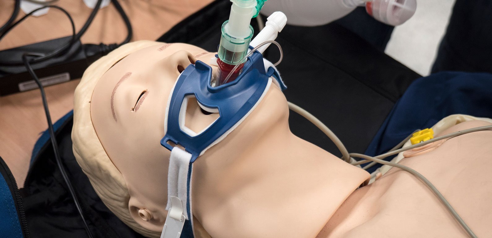 Training dummy with oxygen support 